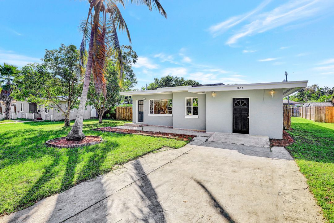 1858 Hanson St, Fort Myers, FL 33901