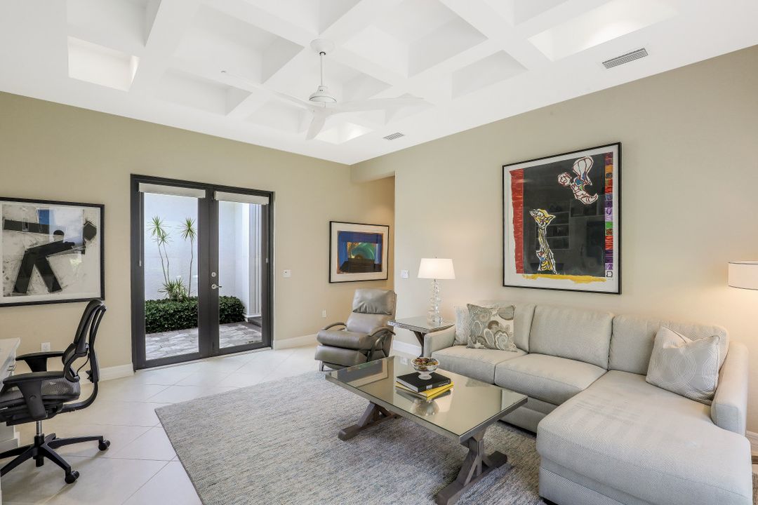 4477 Caldera Cir, Naples, FL 34119