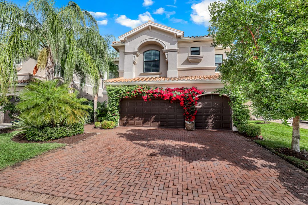 3082 Hudson Ter, Naples, FL 34119