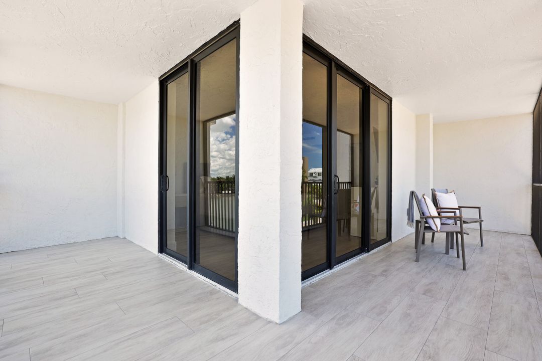 10482 Gulf Shore Dr #231, Naples, FL 34108