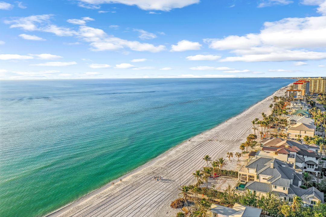 256 Tradewinds Ave, Naples, FL 34108