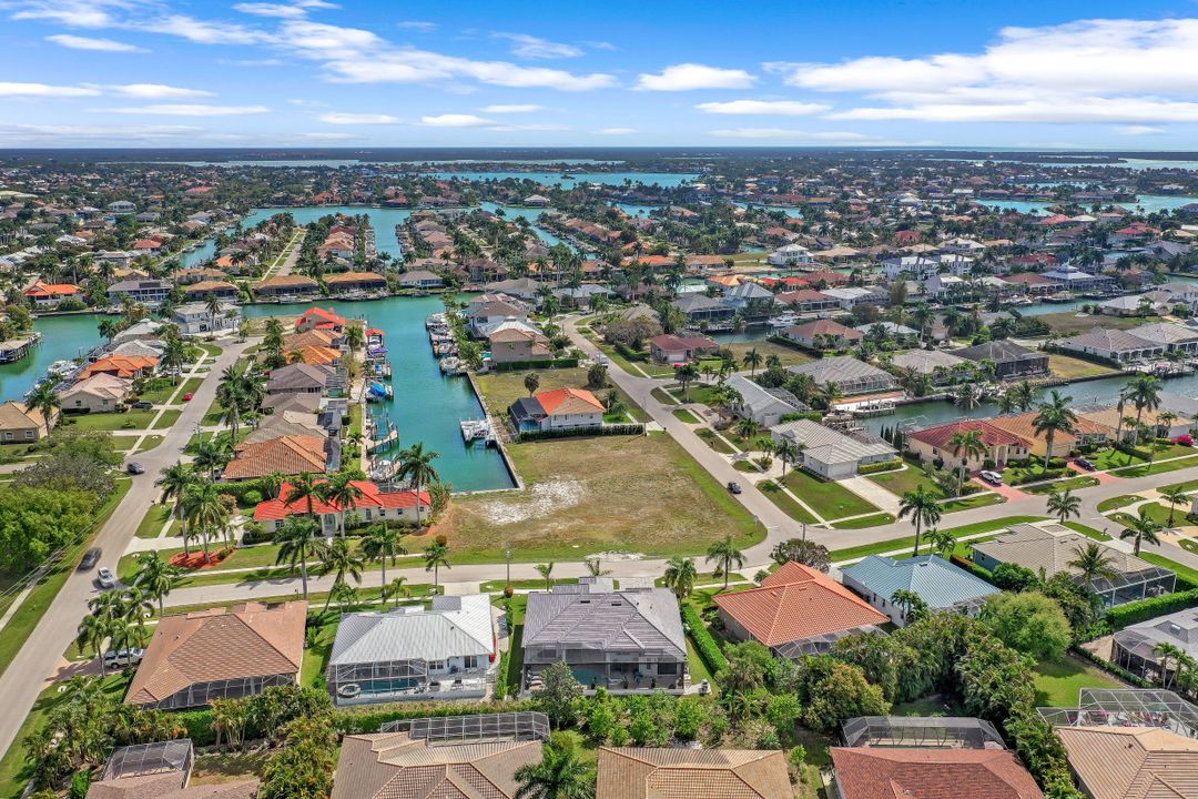 670 Amber Dr, Marco Island, FL 34145