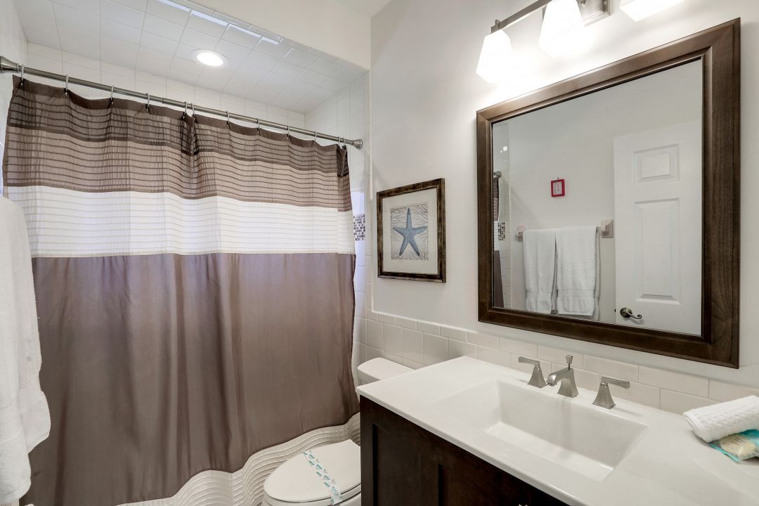 101 Landmark St, Marco Island, FL 34145