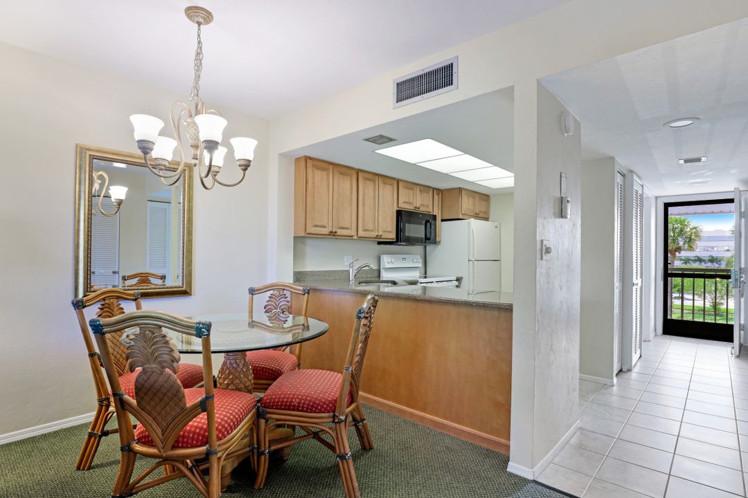 600 Neapolitan Way #346, Naples, FL 34103