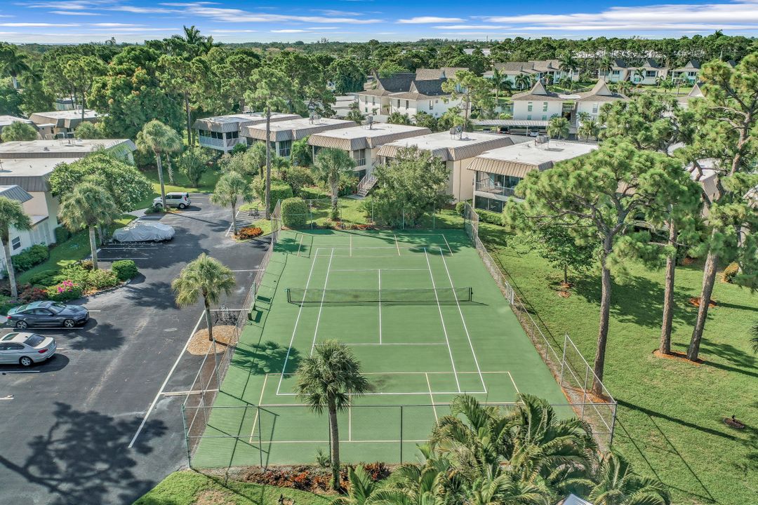 1549 Sandpiper St #92, Naples, FL 34102