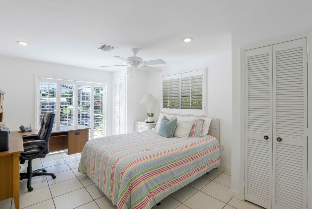 5230 Nautilus Dr, Cape Coral, FL 33904