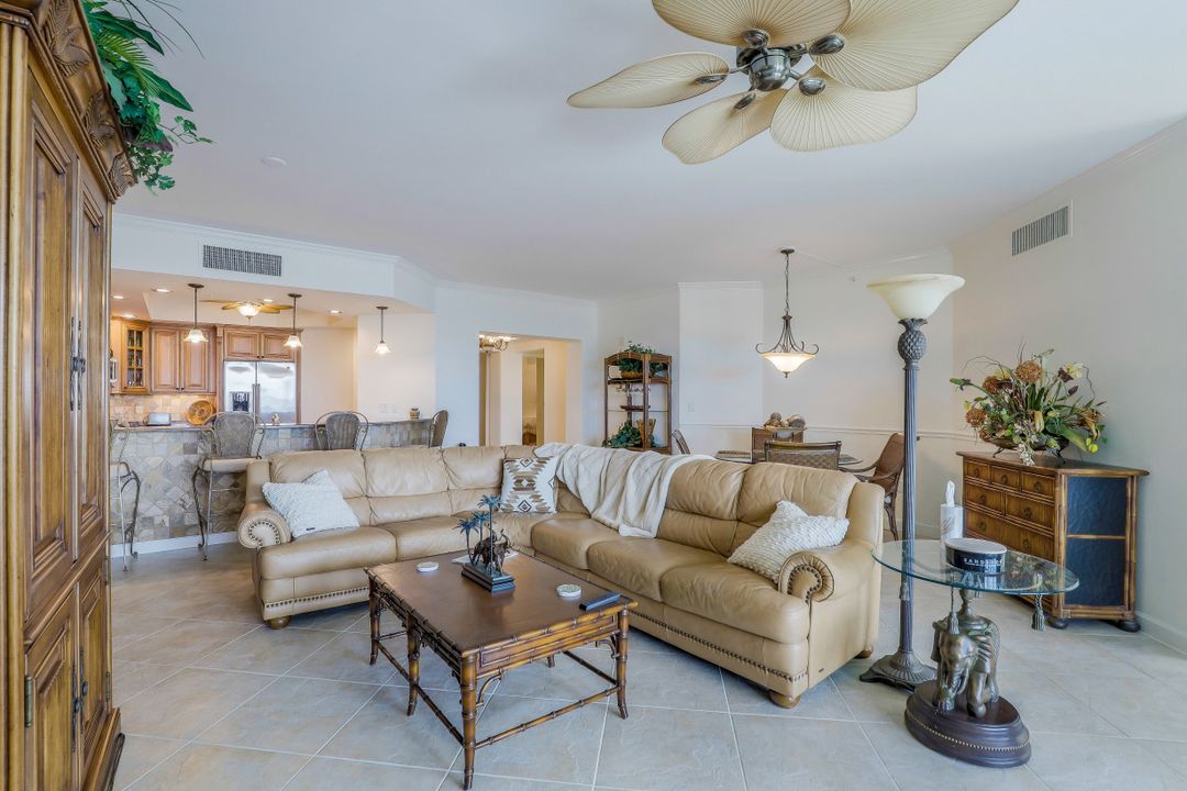 300 Dunes Blvd #1004, Naples, FL 34110