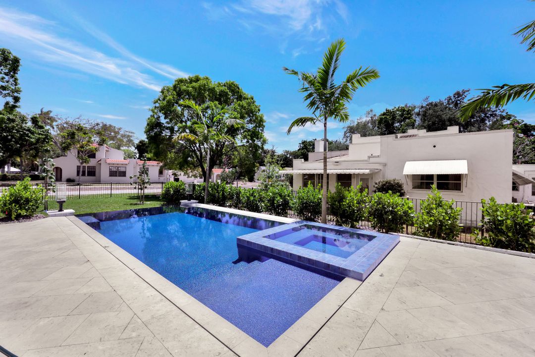 1385 Alcazar Ave, Fort Myers, FL 33901