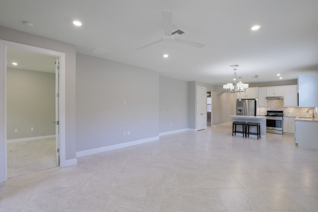 7650 Jacaranda Ln, Naples, FL 34114