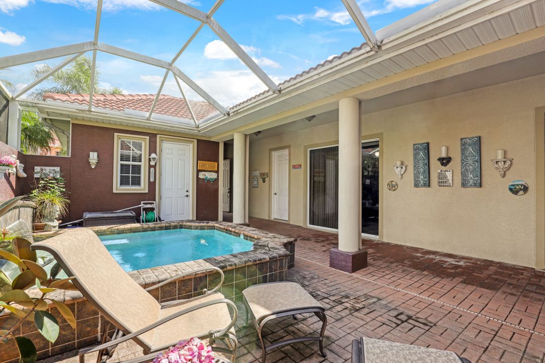 5520 Cheshire Dr, Fort Myers, FL 33912