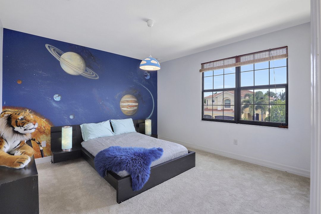 3718 Pleasant Springs Dr, Naples, FL 34119