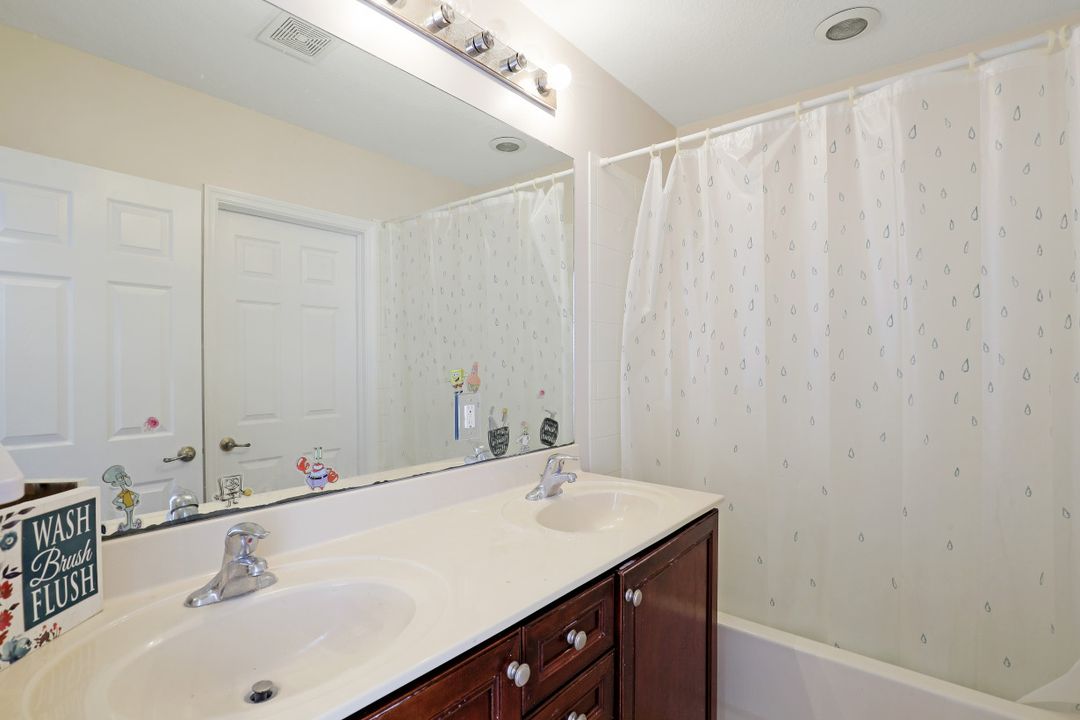 1697 Birdie Dr, Naples, FL 34120