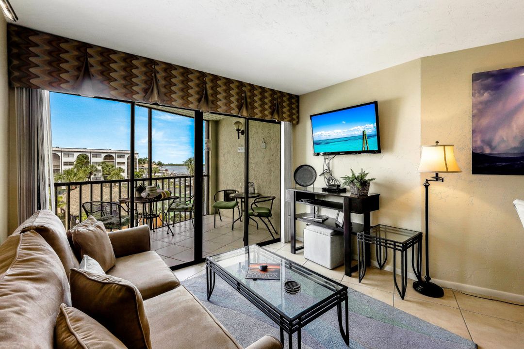 1007 Anglers Cove #J-404, Marco Island, FL 34145