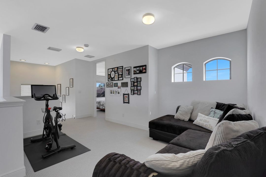 7742 Cypress Walk Dr, Fort Myers, FL 33966