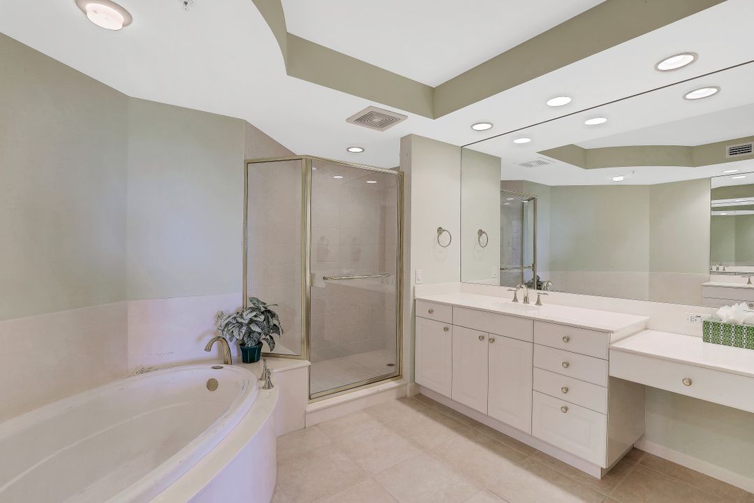 455 Cove Tower Dr #704, Naples, FL 34110