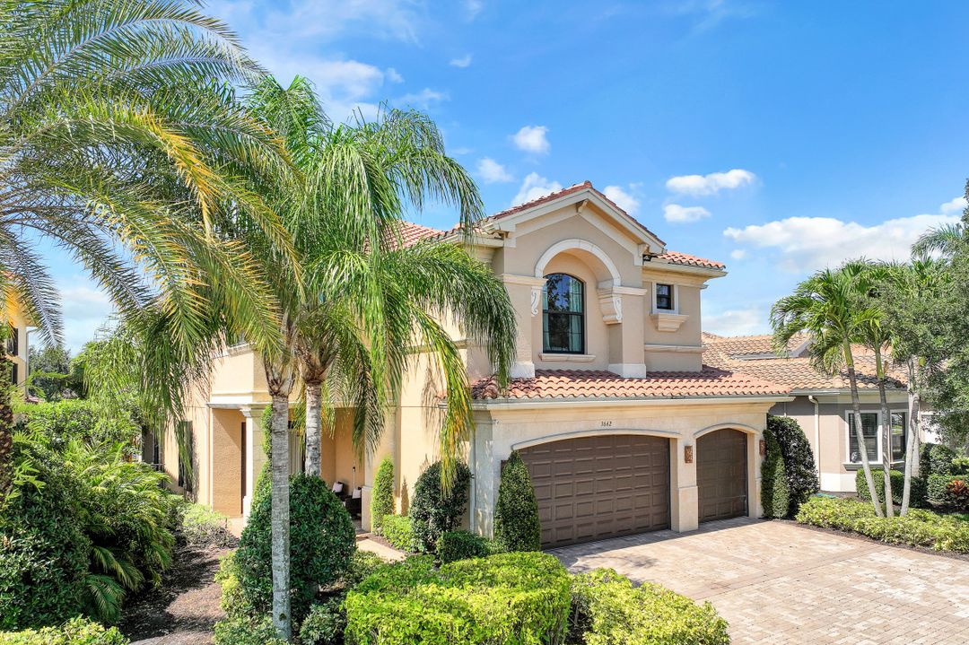 3642 Santaren Ct, Naples, FL 34119
