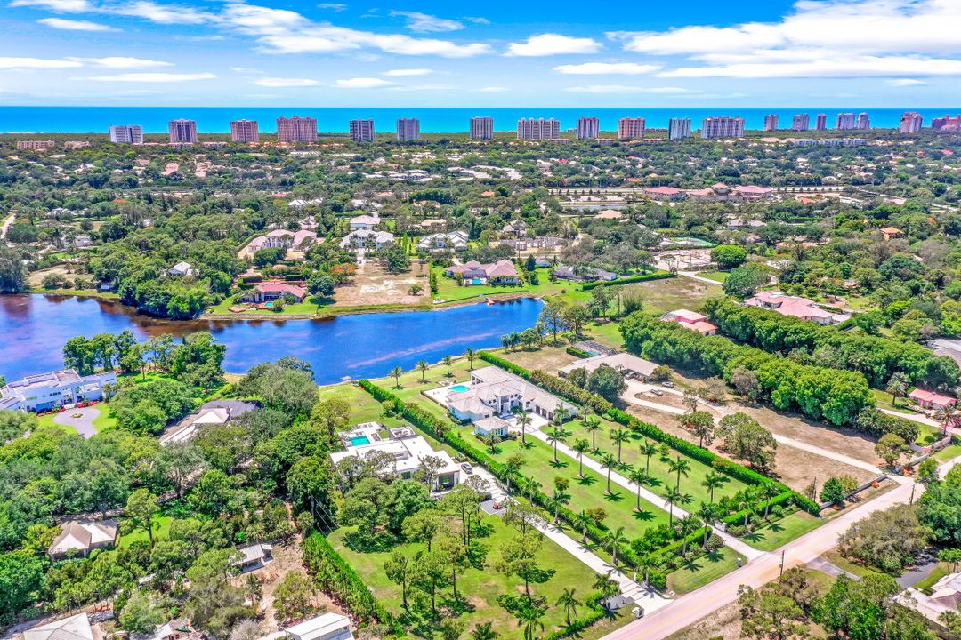 427 Ridge Ct, Naples, FL 34108