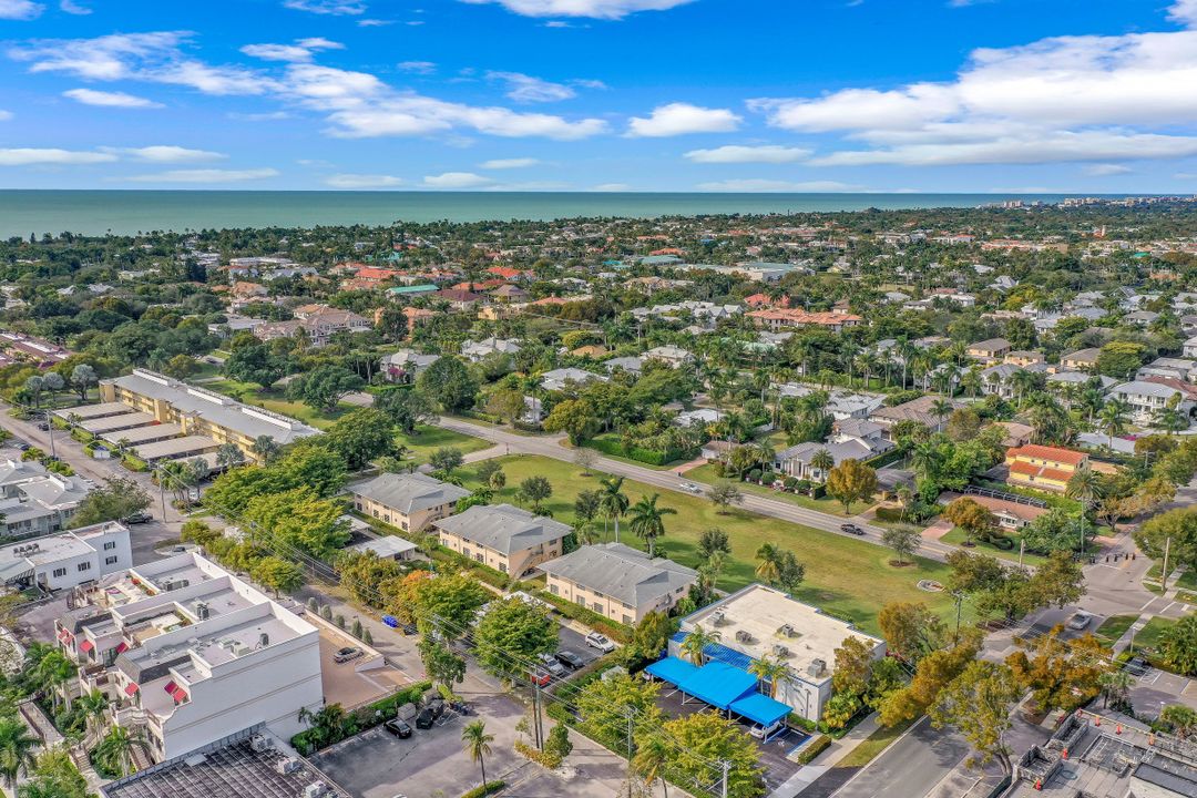 746 Broad Ave S, Naples, FL 34102