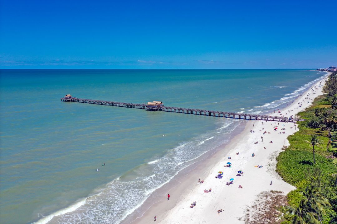 1025 Sandpiper St #E-203, Naples, FL 34102