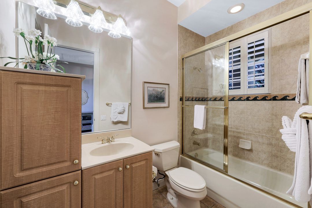 963 Barcarmil Way, Naples, FL 34110