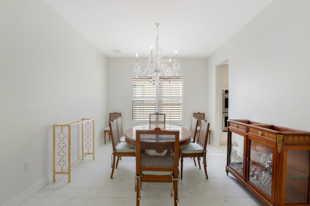 13840 Luna Dr, Naples, FL 34109