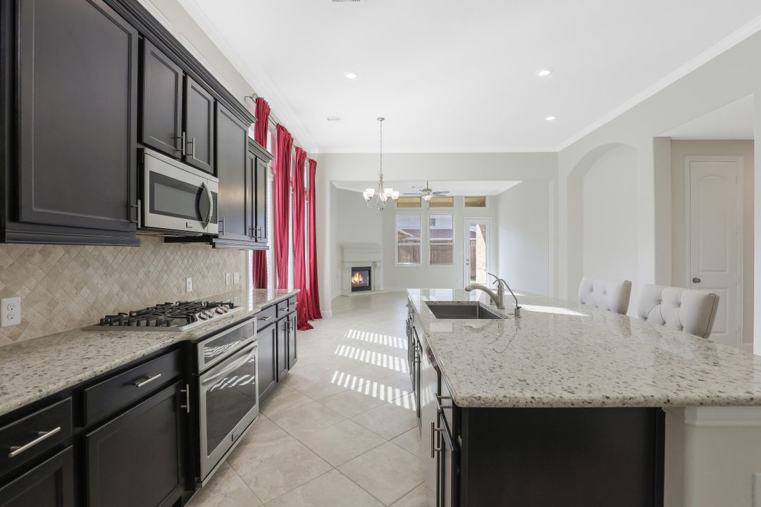 409 Westwood Dr, League City, TX 77573