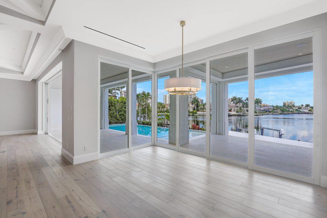 313 Turtle Hatch Rd, Naples, FL 34103