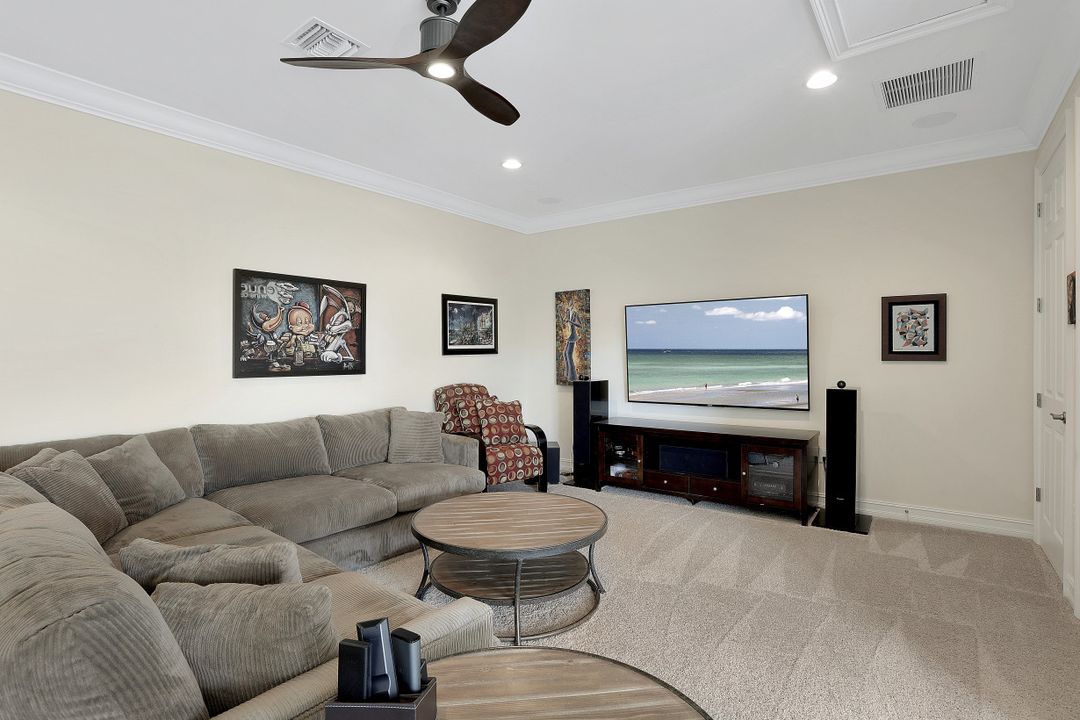 1622 Songbird Ct, Naples, FL 34120