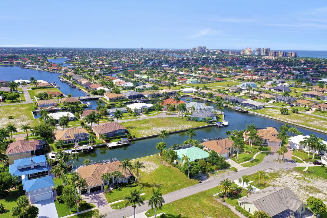 977 Hunt Ct, Marco Island, FL 34145