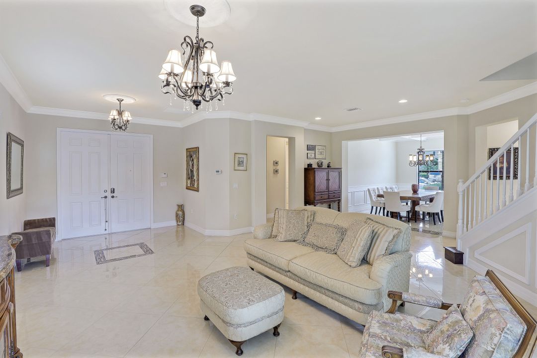 3342 Pacific Dr, Naples, FL 34119