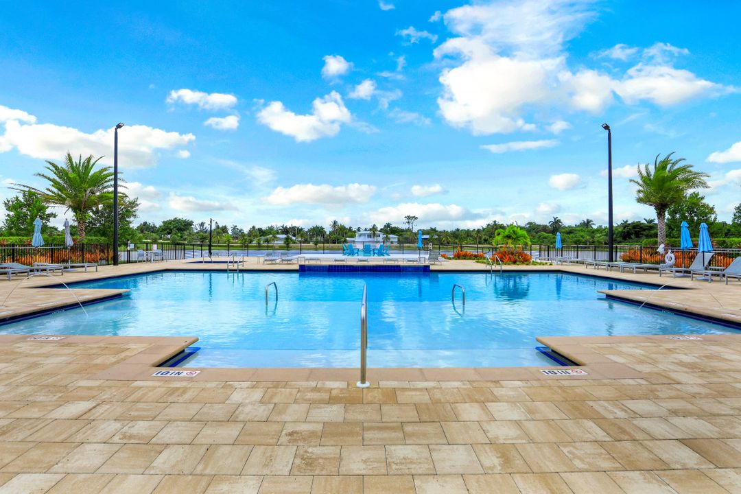 4659 Arboretum Cir #103, Naples, FL 34112