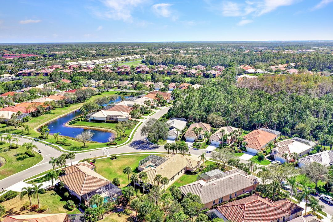 6104 Highwood Park Ln, Naples, FL 34110