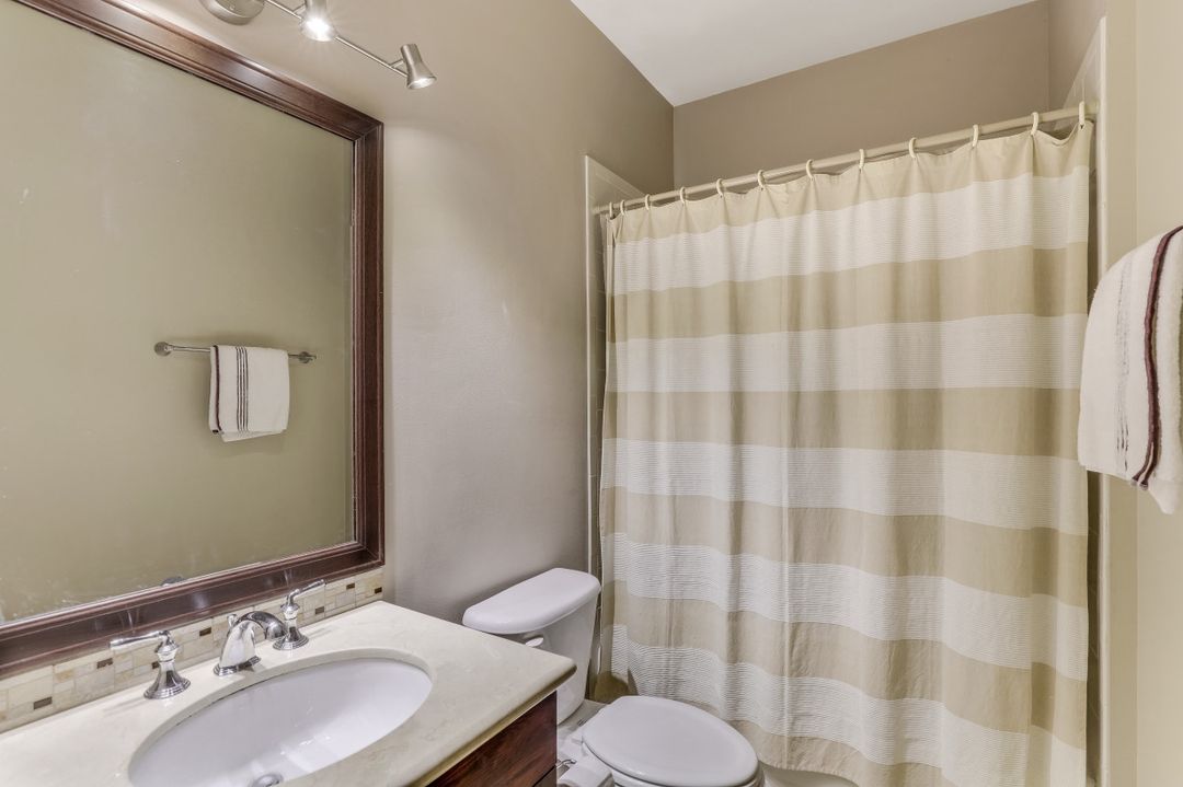 8546 Silk Oak Ln, Naples, FL 34119