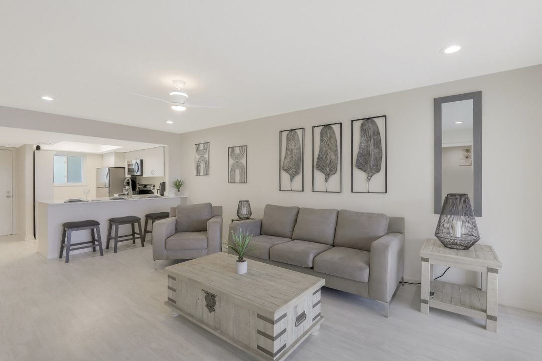 1004 Manatee Rd, Naples, FL 34114