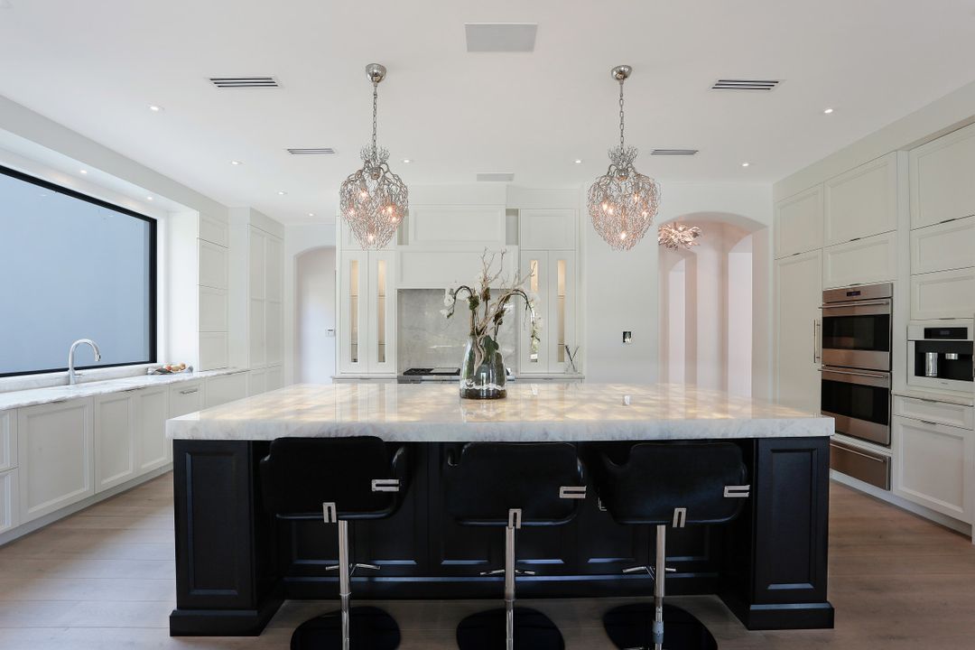 705 Myrtle Rd, Naples, FL 34108