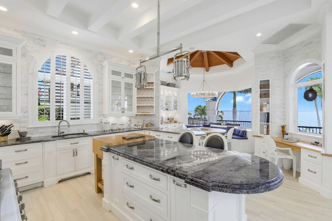 518 Coral Dr, Cape Coral, FL 33904