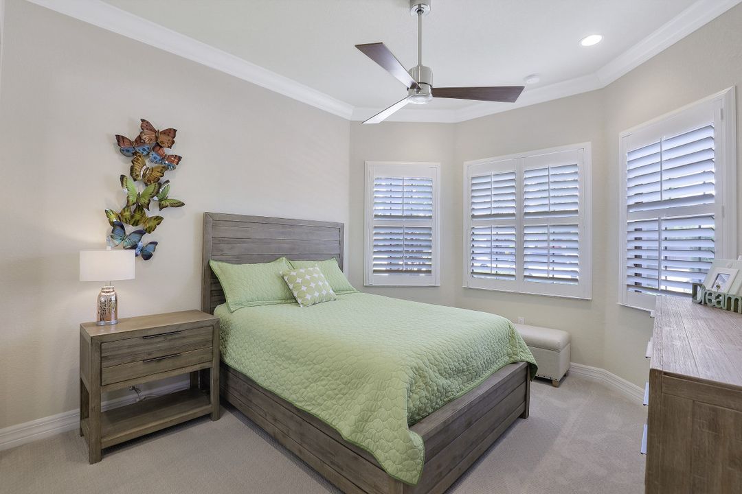 3263 Pacific Dr, Naples, FL 34119