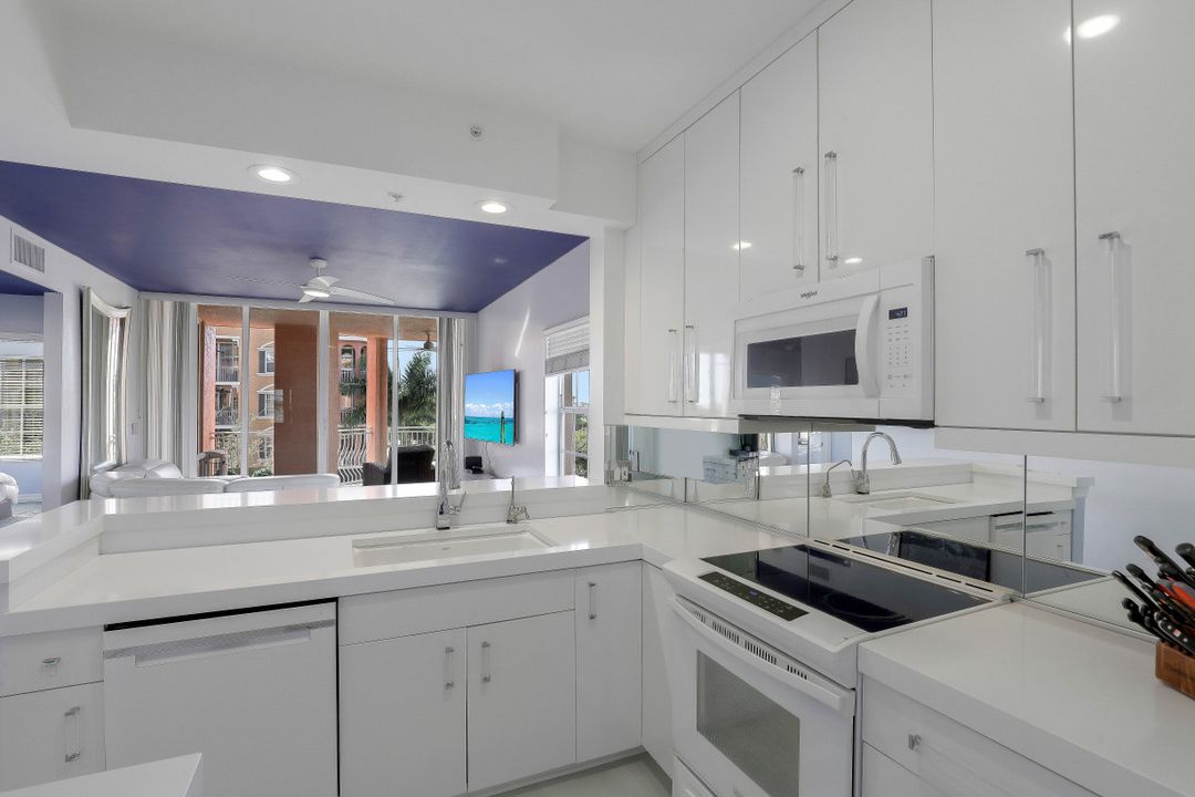 401 Bayfront Pl #3401, Naples, FL 34102