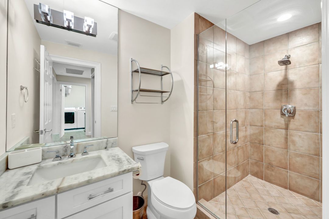 431 4th Ave S, Naples, FL 34102