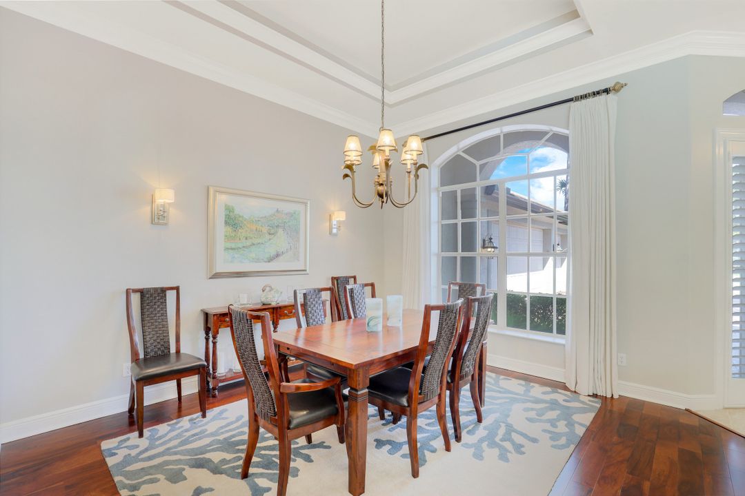 2229 Goshawk Ct, Naples, FL 34105