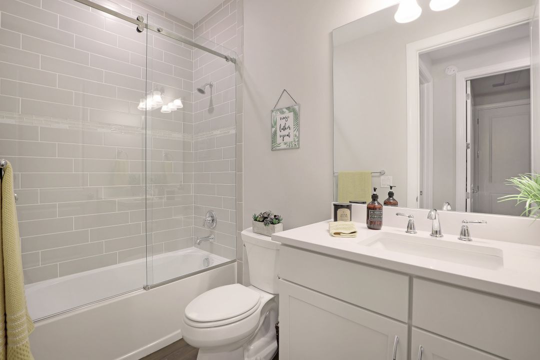 19332 Aqua Shore Dr, Fort Myers, FL 33913