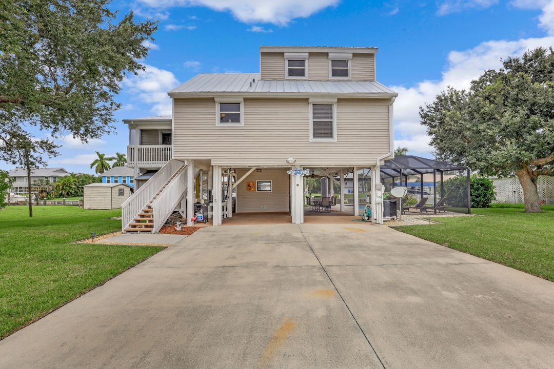 3668 Clipper Ln, Saint James City, FL 33956