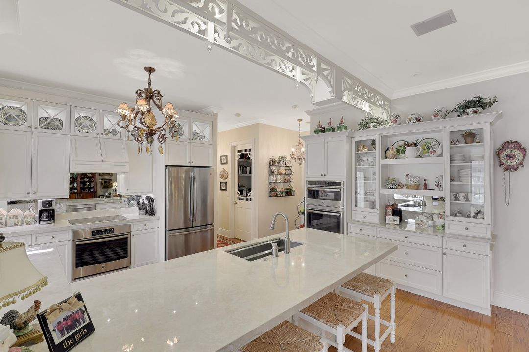 5760 Golden Oaks Ln, Naples, FL 34119