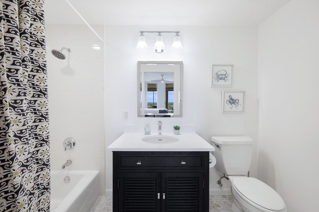 60 Seagate Dr #1204, Naples, FL 34103