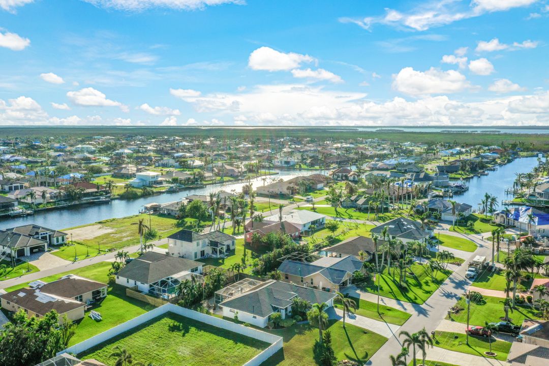 2710 SW 37th St, Cape Coral, FL 33914