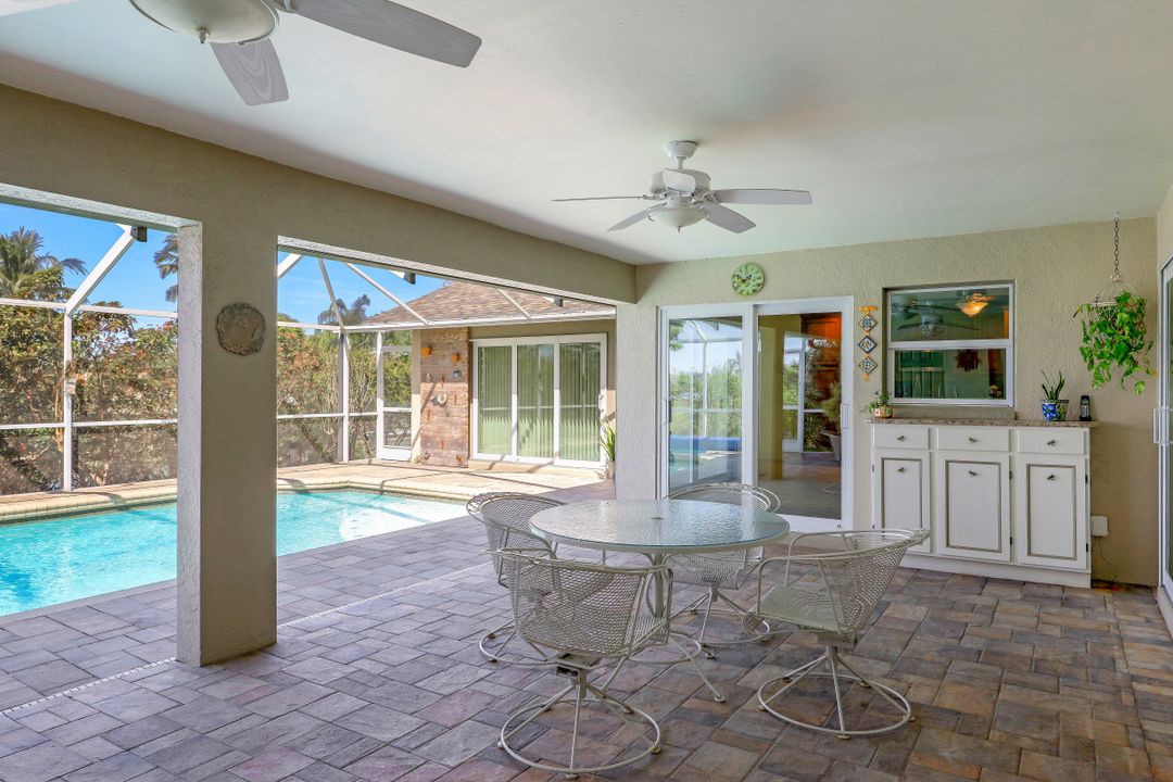 204 SE 20th Pl, Cape Coral, FL 33990