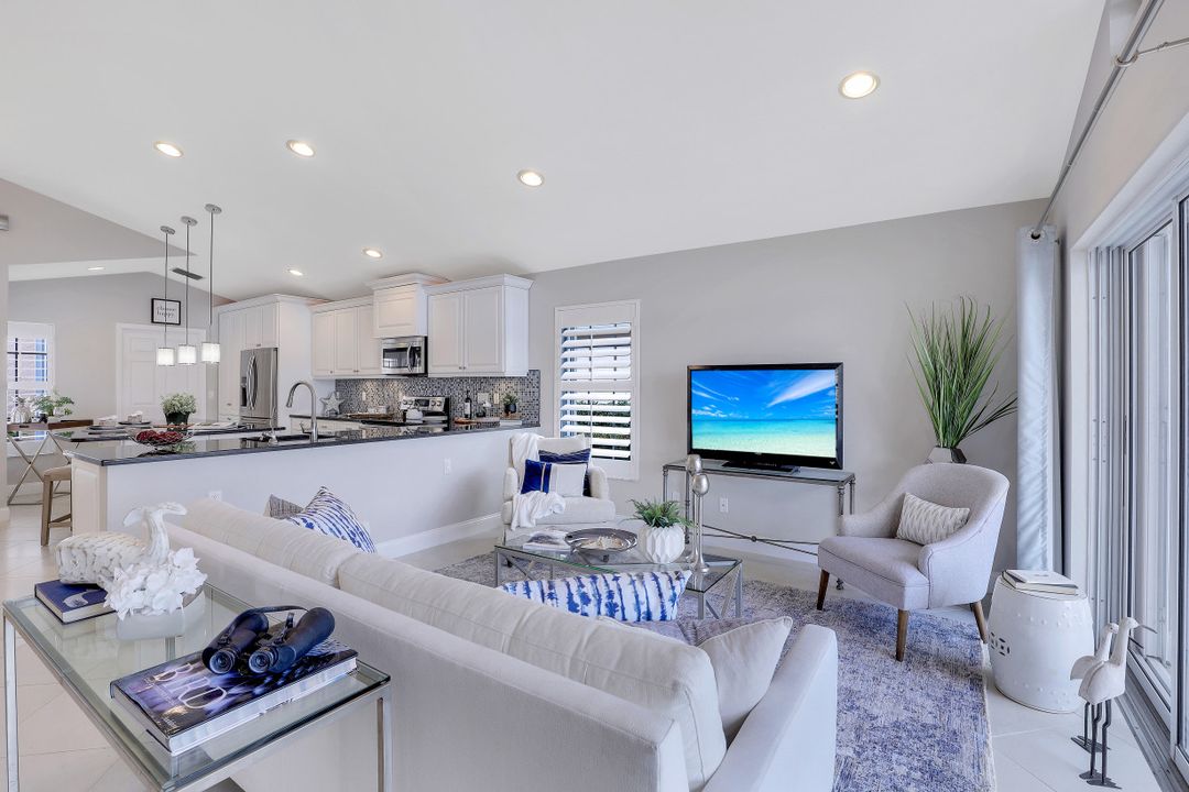 2810 Sailors Way, Naples, FL 34109