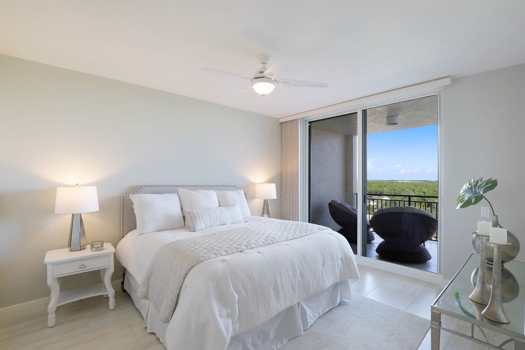 445 Cove Tower Dr #902, Naples, FL 34110