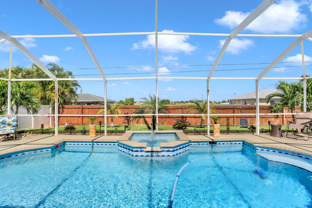 321 NE 10th Terrace, Cape Coral, FL 33909