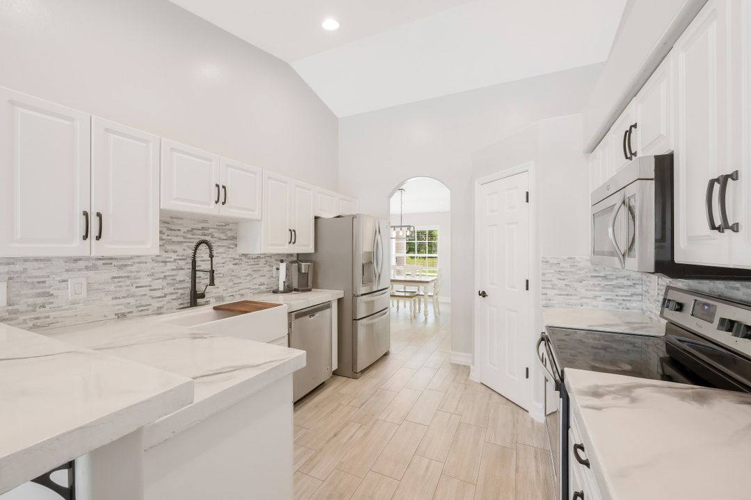 1812 NE 13th Ave, Cape Coral, FL 33909